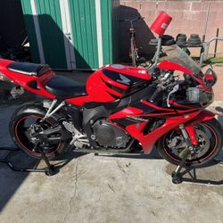 Cbr Rr1000 