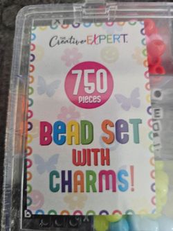 750 pieces, bracelet maker +Charms! By The Creative Expert