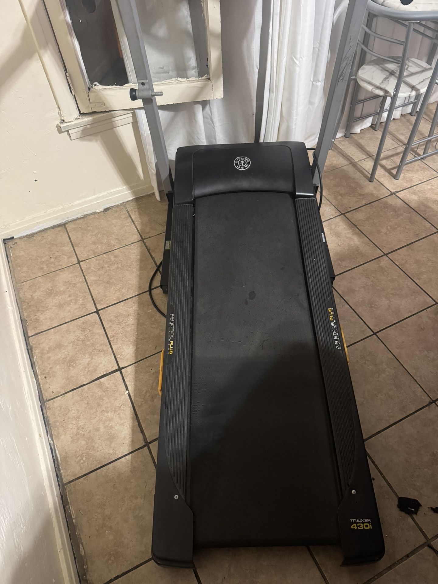 Threadmill Golds Gym