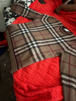 Burberry sweaters xL