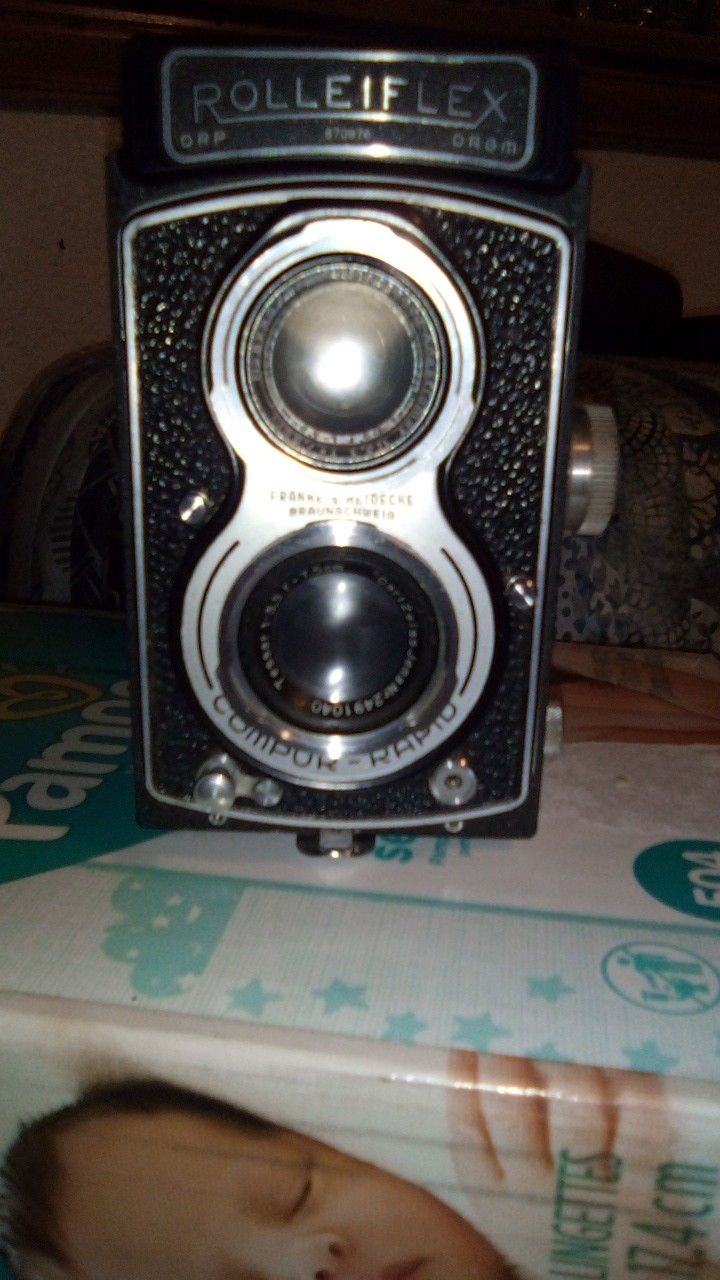 Like new rolleiflex 7.5cm camera