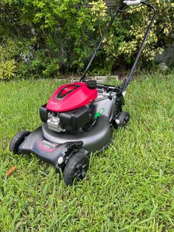 LIKE NEW HONDA HRN 216/170 CC STILL AVAILABLE. DO NOT LOSE YOUR ALMOST LAST CHANCE TO GET THIS BEAUTIFUL SELF-PROPELLED WITH DOUBLE BLADES CUTTING PER