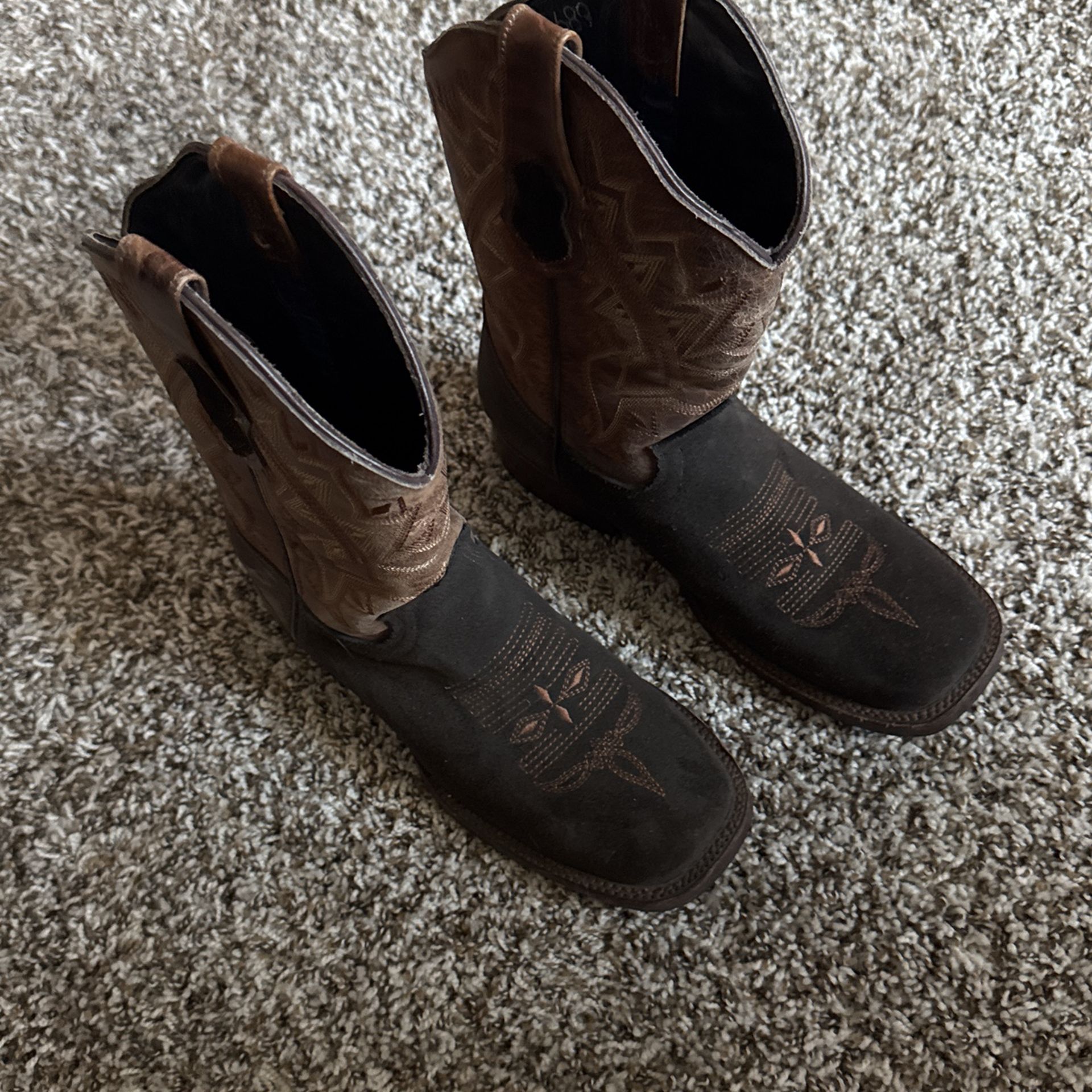 men’s boots size 8
