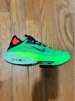 Nike zoom x next % 2 sneakers    Size 9. Racing green.
