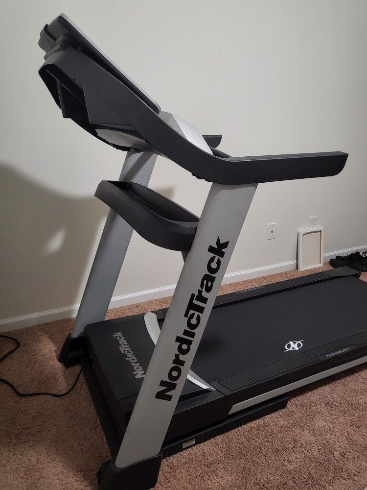 Nordic Track EXP 7i Treadmill