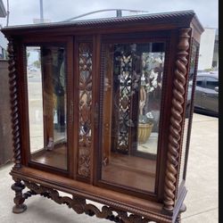 Very Solid Beautiful antique amazing display case cabinet, comfort, glass shelves, and glass top