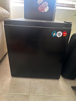 Hisense Mini Fridge