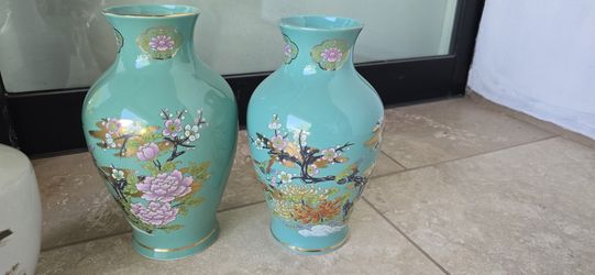 Set Of 2 Asian  Flower Vases 