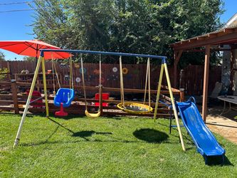 Kids swing set
