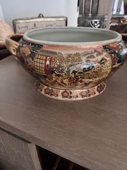 Satsuma Style Porcelain Footed Bowl