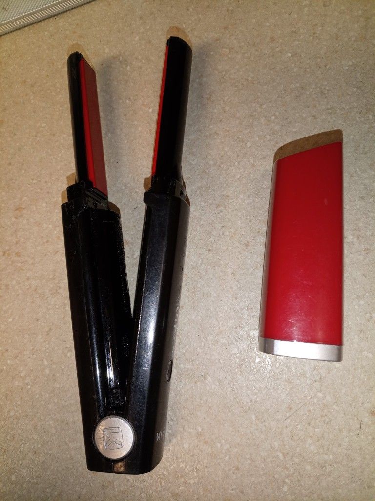 Cordless Portable Kiss Hair Straightener