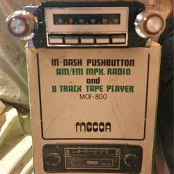 Vintage GM Delco AM Radio Model (contact info removed)