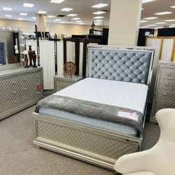 New 4 Pc Queen Bedroom Set