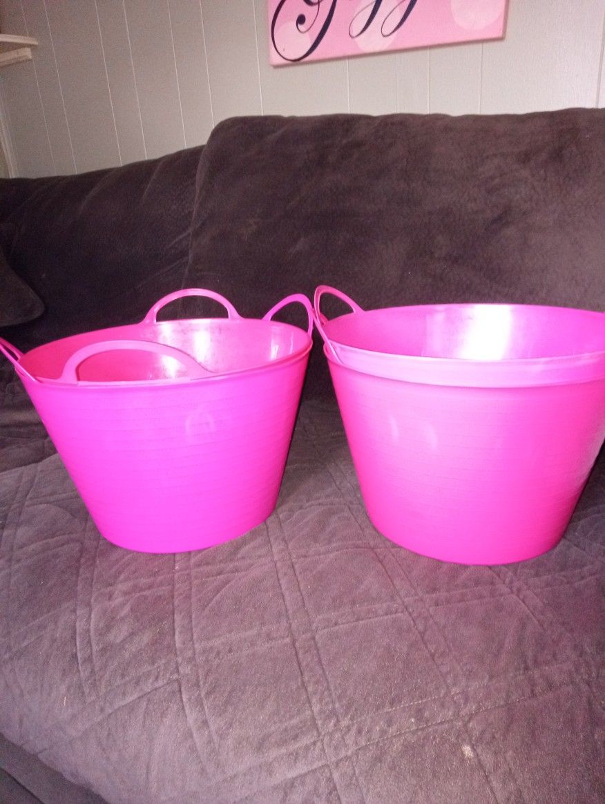 Nice Size Plastic Fuscia Buckets 4