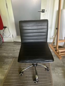 Rolling chair