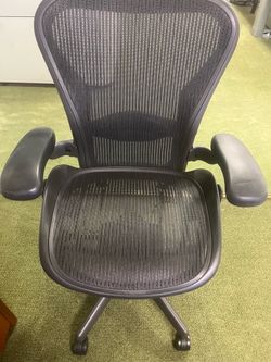 Herman MillerAeron Chair Size B