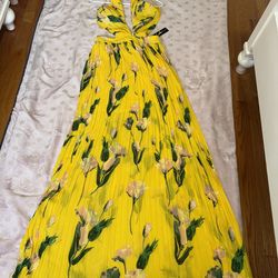 Fashion Nova Cut Out Halter Maxi Dress, Size Medium , New Whit Tags