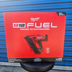 MILWAUKEE FUEL 30 FRAMING NAILER