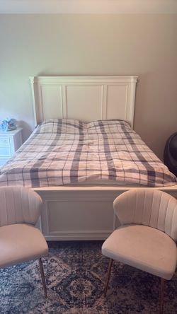 Queen bed and dresser