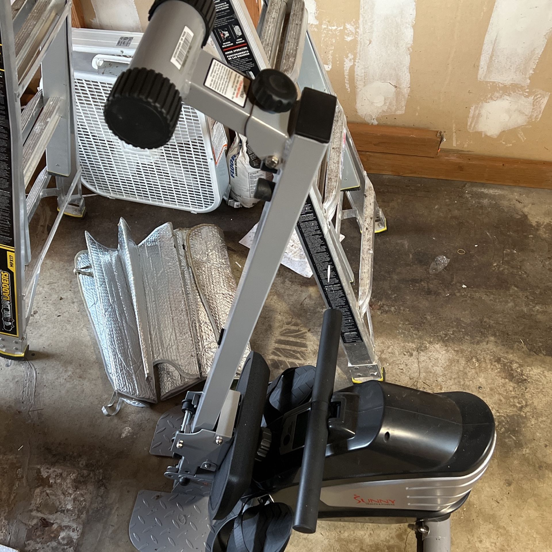 Sunny Rowing Machine