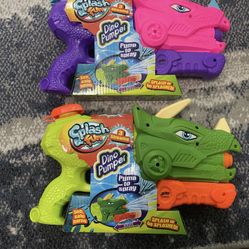 SPLASH DINO PUMPER