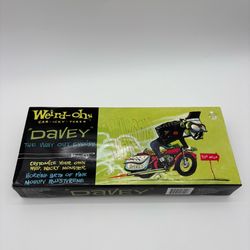 Weird-ohs Davey The Way Out Cyclist Model Kit