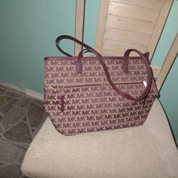 Michael Kors Signature Bag New