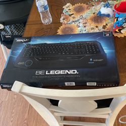 gaming keyboard roccat isku+
