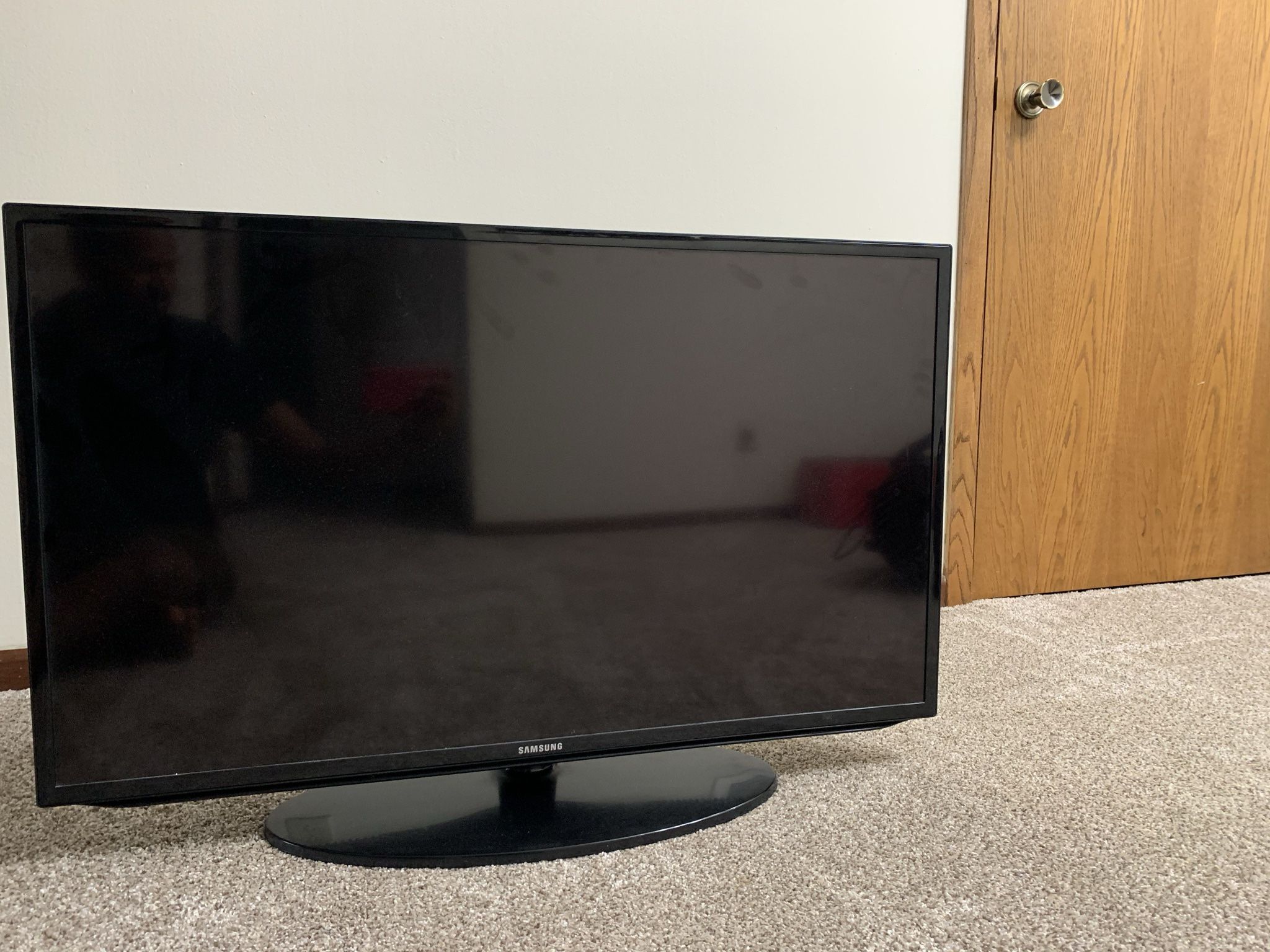 2012 Samsung LED smart TV(EH5300 Series) 40 Inch(No Remote Control)