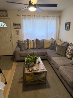 Rooms to go sofa set