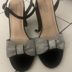 heels black with bow