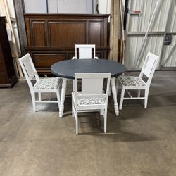 Dinning Table And Chairs $120