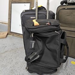 Kirkland Duffle Bag Roller Suitcase