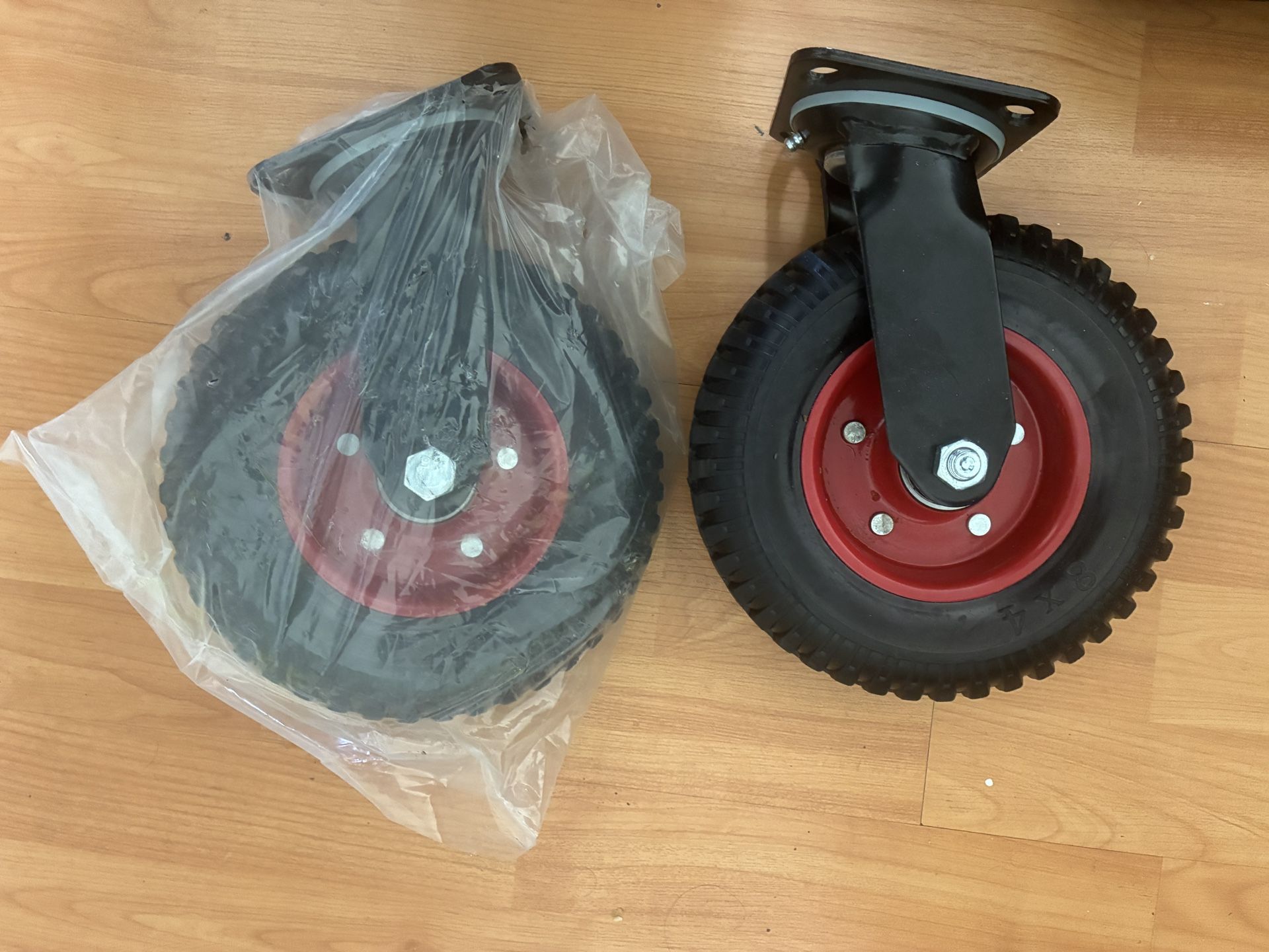 2- Swivel Heavy Duty Industrial Wheel . 8 Inches