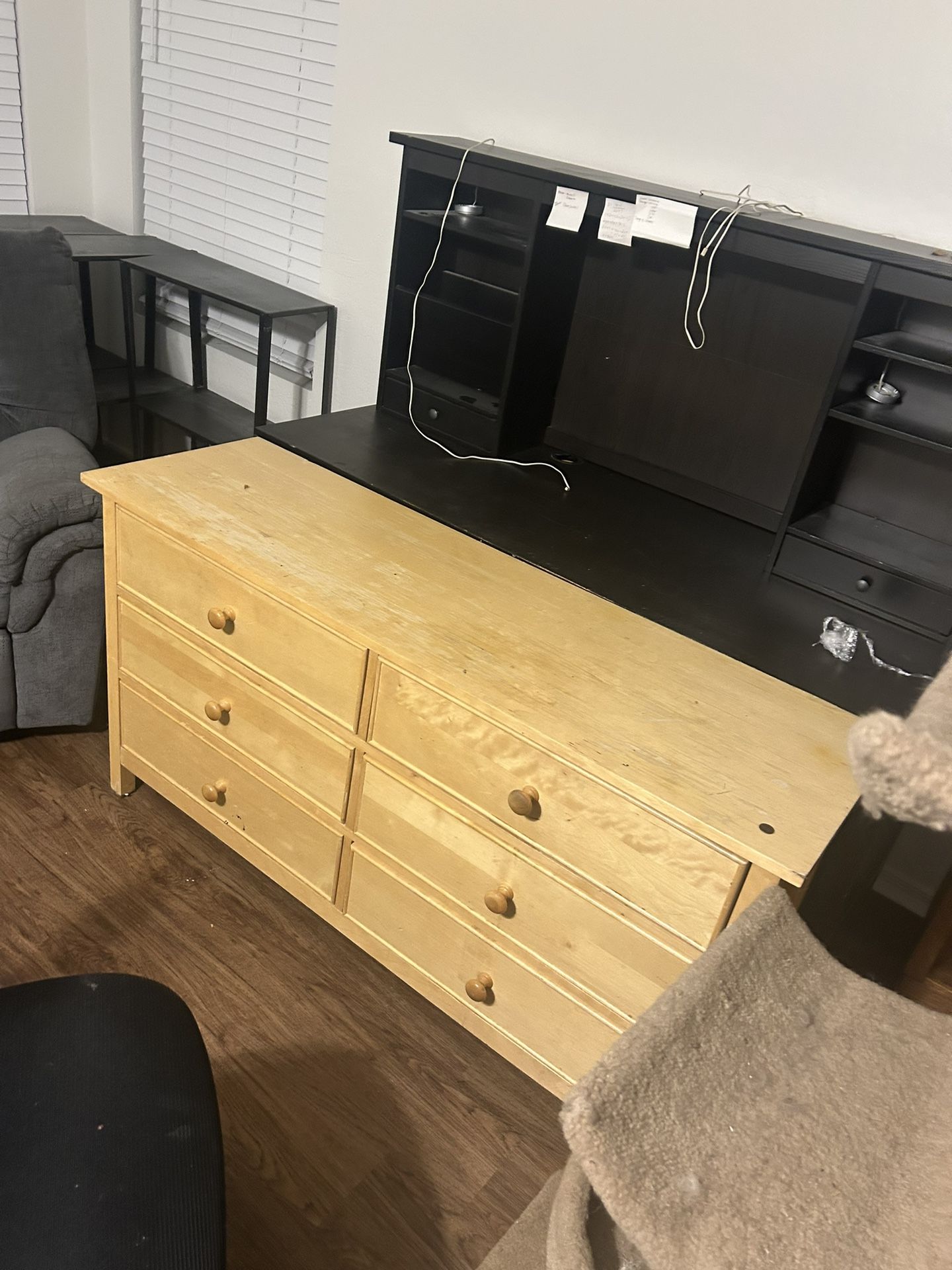 Dresser With Mirror