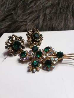 Made in Austria - 18ct Gold F. Emerald Stone Brooch and Earrings