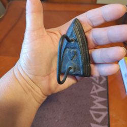 VINTAGE/ ANTIQUE MINATURE TOY. W/ HEART ( METAL IRON). PICK ⛏️ UP ONLY  