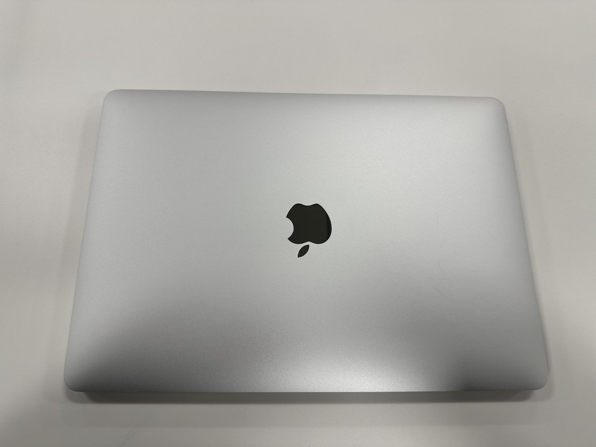 MacBook Pro Retina 13.3-inch (2020) - Core i5 - 16GB - SSD 256GB