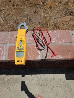 Fieldpiece SC680 voltmeter