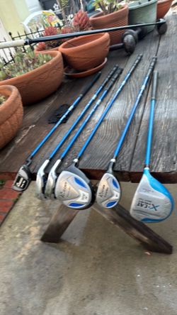6 Junior golf club set by. Lil slugger power but