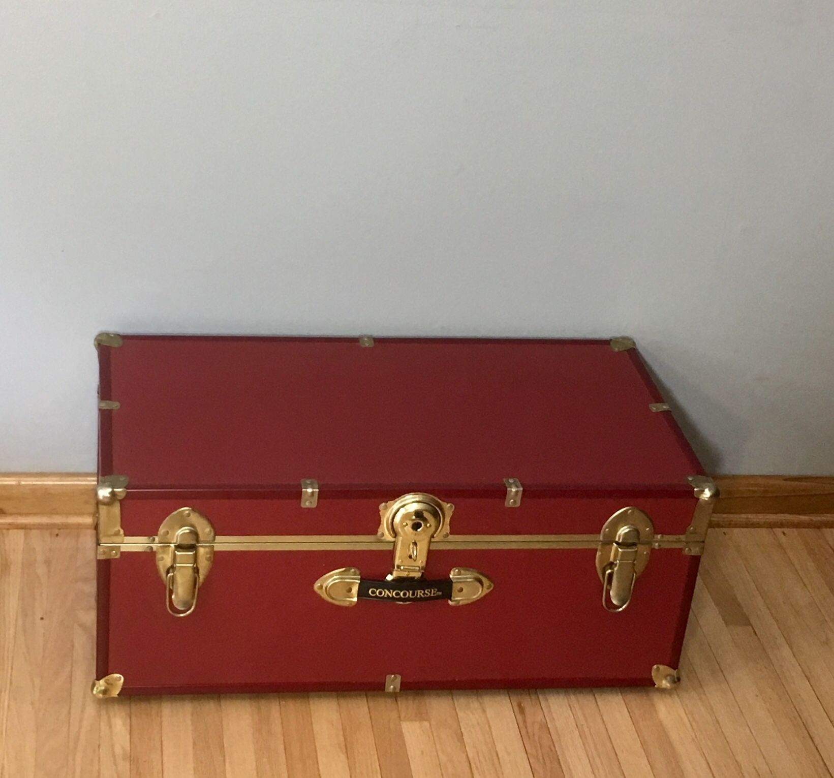Concourse storage trunk dorm apartment coffee table college steamer