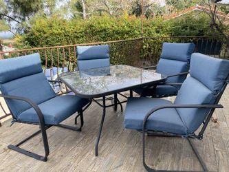 Outdoor 5 piece outdoor set, cushions included. 