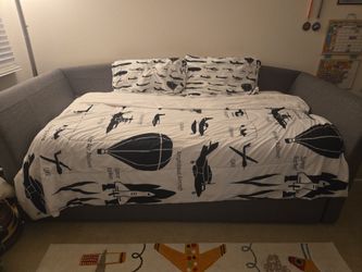 Twin size daybed