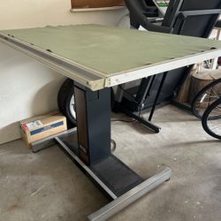 Hamilton VR20 Motorized Eletric Drafting Table