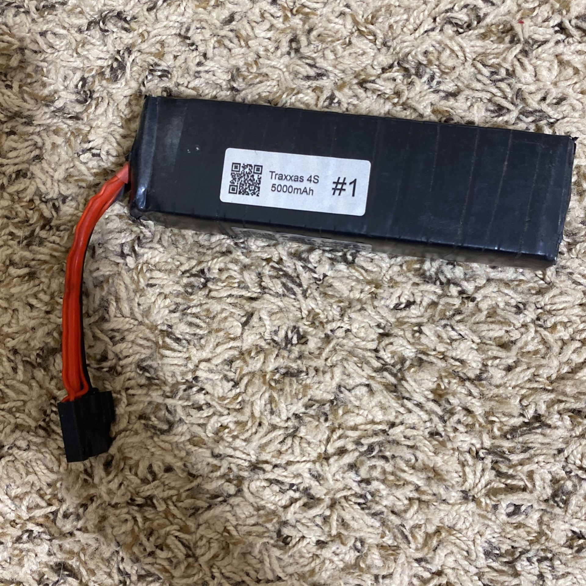 Traxxas Ez-Peak Live Dual charger and 2 2s 5800 MAH battery’s and One 4s 5000 MAH battery