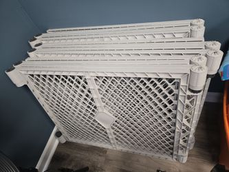 Folding gate