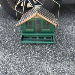 Beautiful Vintage Bird Feeder 