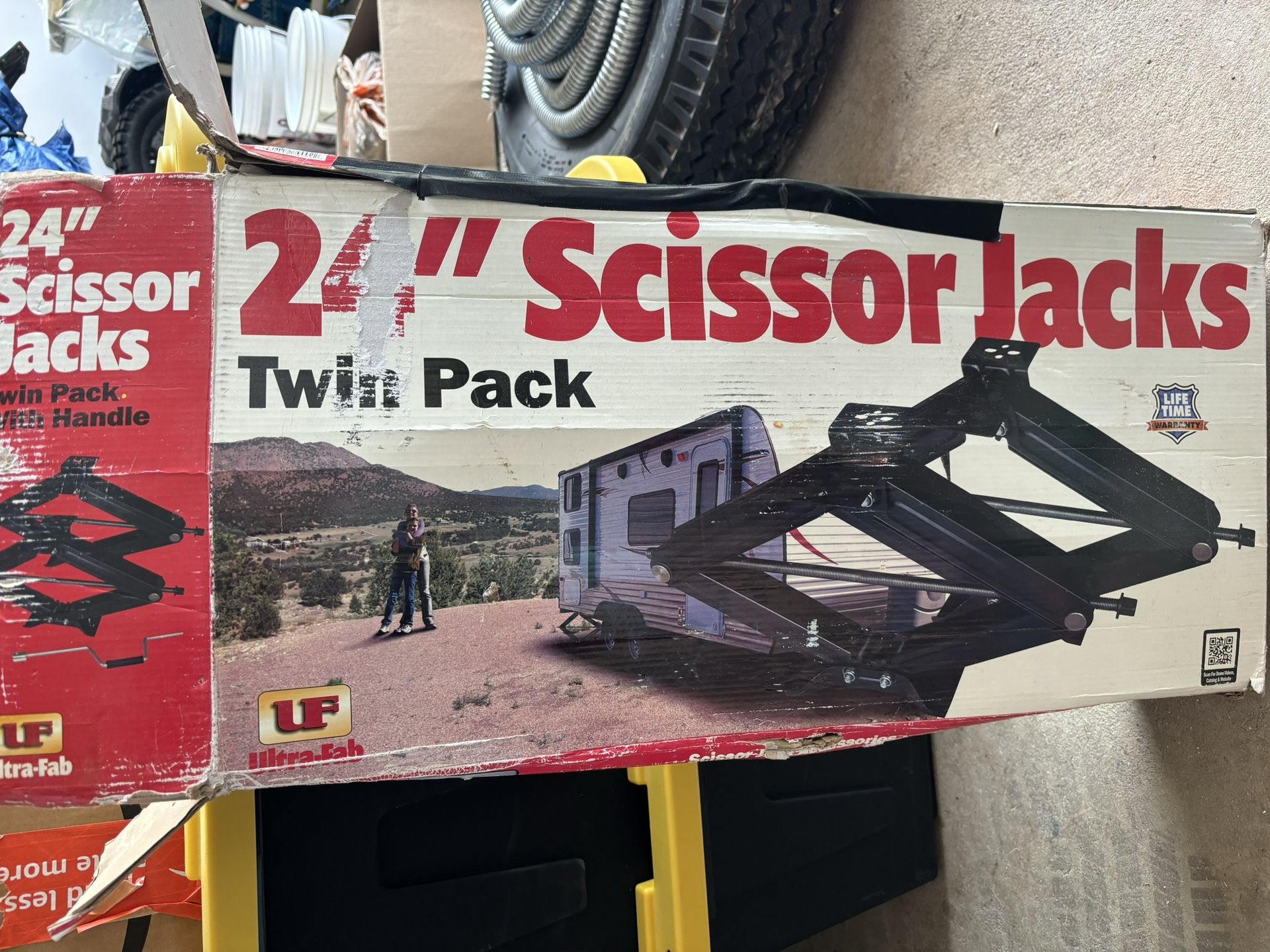 Scissor Jacks 24”