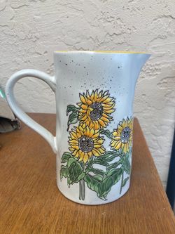 Water pitcher