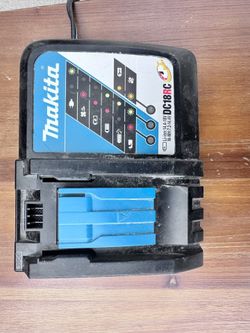 Makita Charger